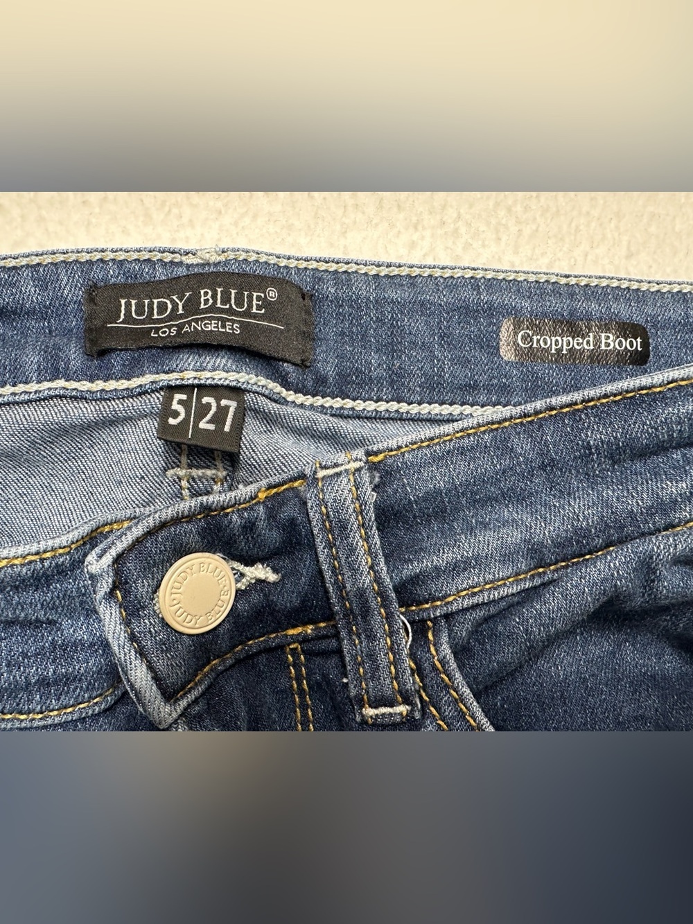 Judy Blue Women’s Size 5/27 Cropped Bootcut Jeans Raw Hem Stretch Medium Wash - Picture 2 of 4